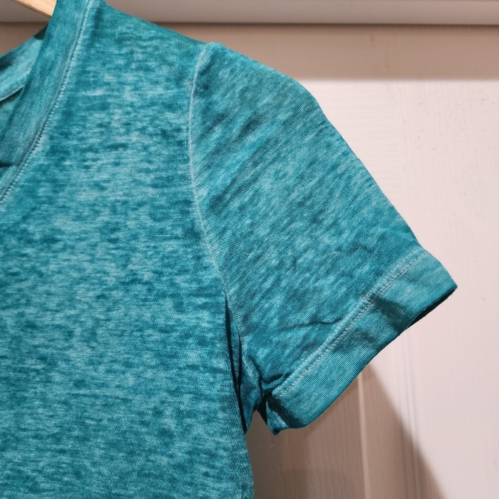 Mudd Roadtrip short sleeve vneck tee Size XS - Picture 4 of 9